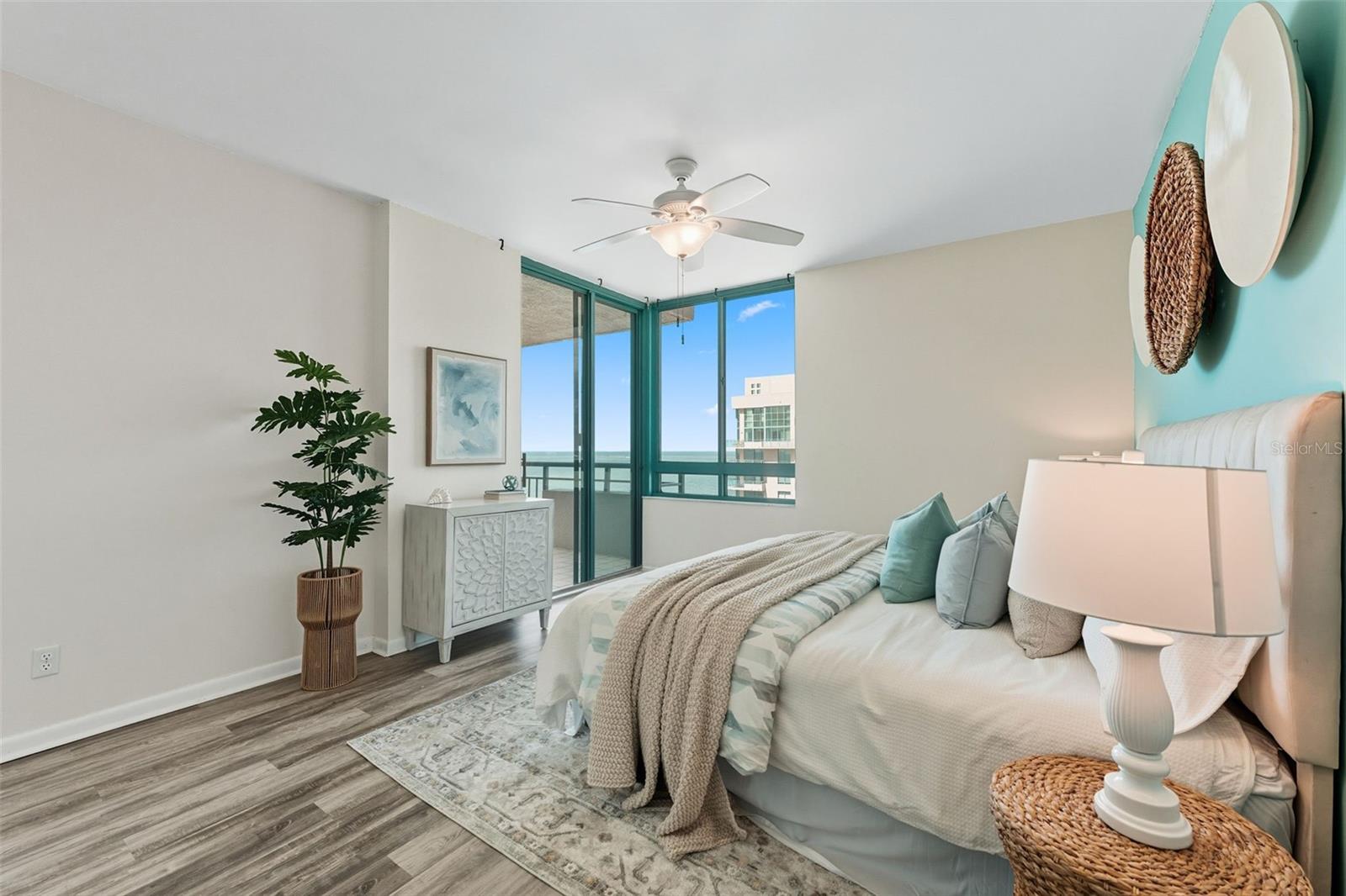 Image 10 of 50 For 1540 Gulf Boulevard 1805