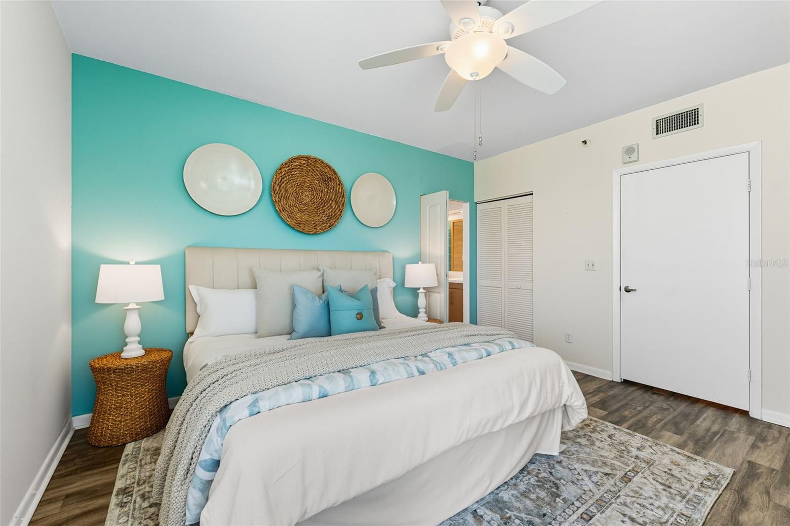 Image 11 of 50 For 1540 Gulf Boulevard 1805