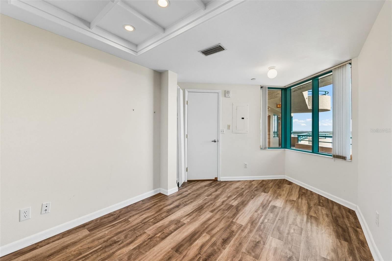 Image 17 of 50 For 1540 Gulf Boulevard 1805