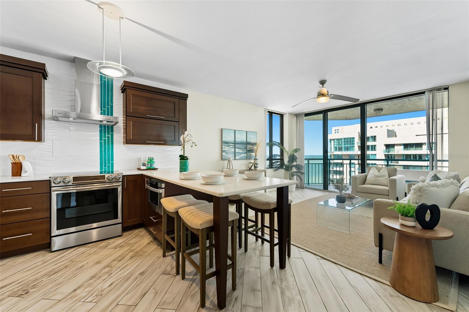 Image 2 of 50 For 1540 Gulf Boulevard 1805