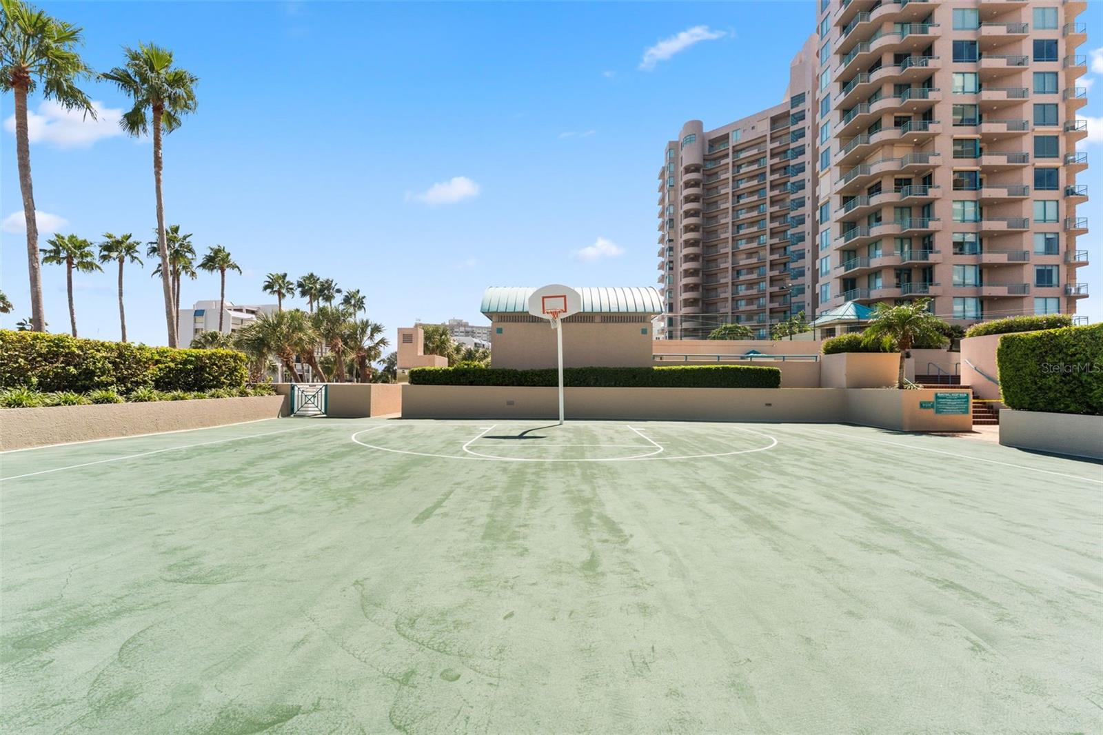 Image 25 of 50 For 1540 Gulf Boulevard 1805
