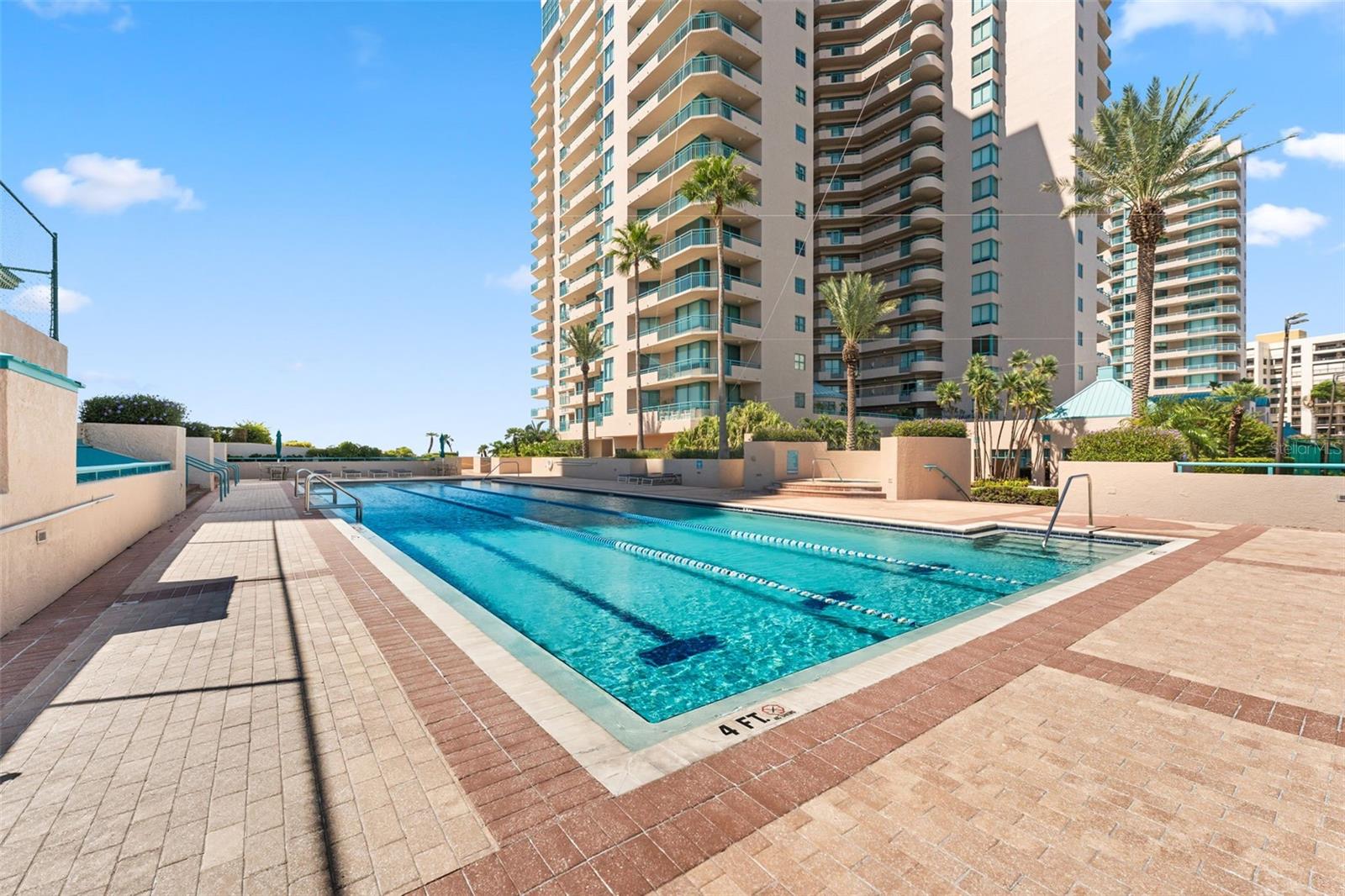 Image 28 of 50 For 1540 Gulf Boulevard 1805