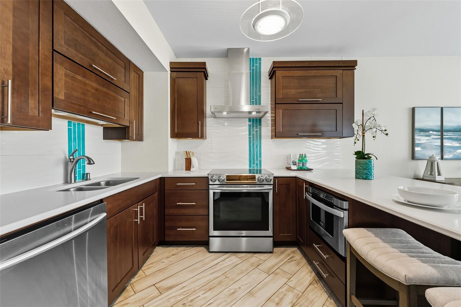 Image 3 of 50 For 1540 Gulf Boulevard 1805