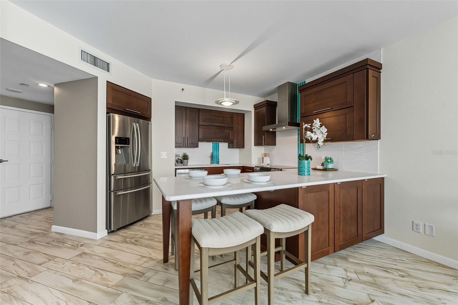 Image 5 of 50 For 1540 Gulf Boulevard 1805