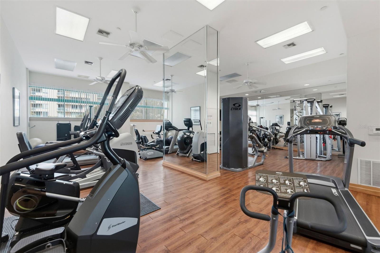 Image 63 of 68 For 1540 Gulf Boulevard 1805