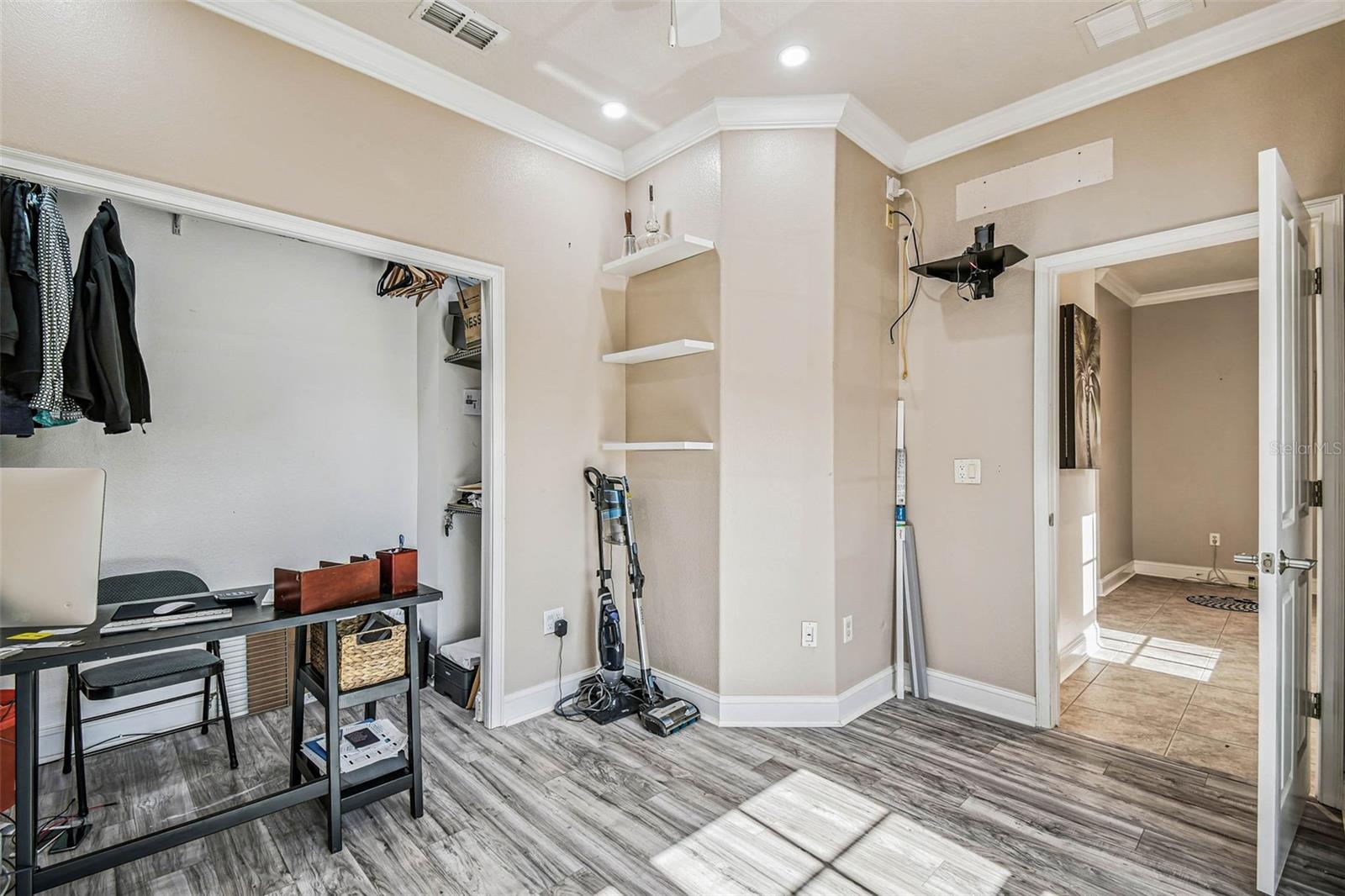 Image 16 of 44 For 6533 Channelside Drive