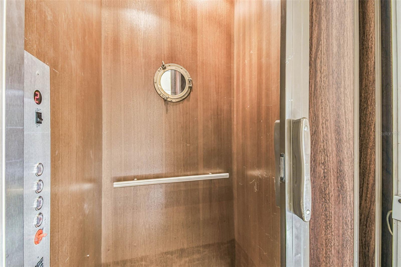 Image 20 of 44 For 6533 Channelside Drive