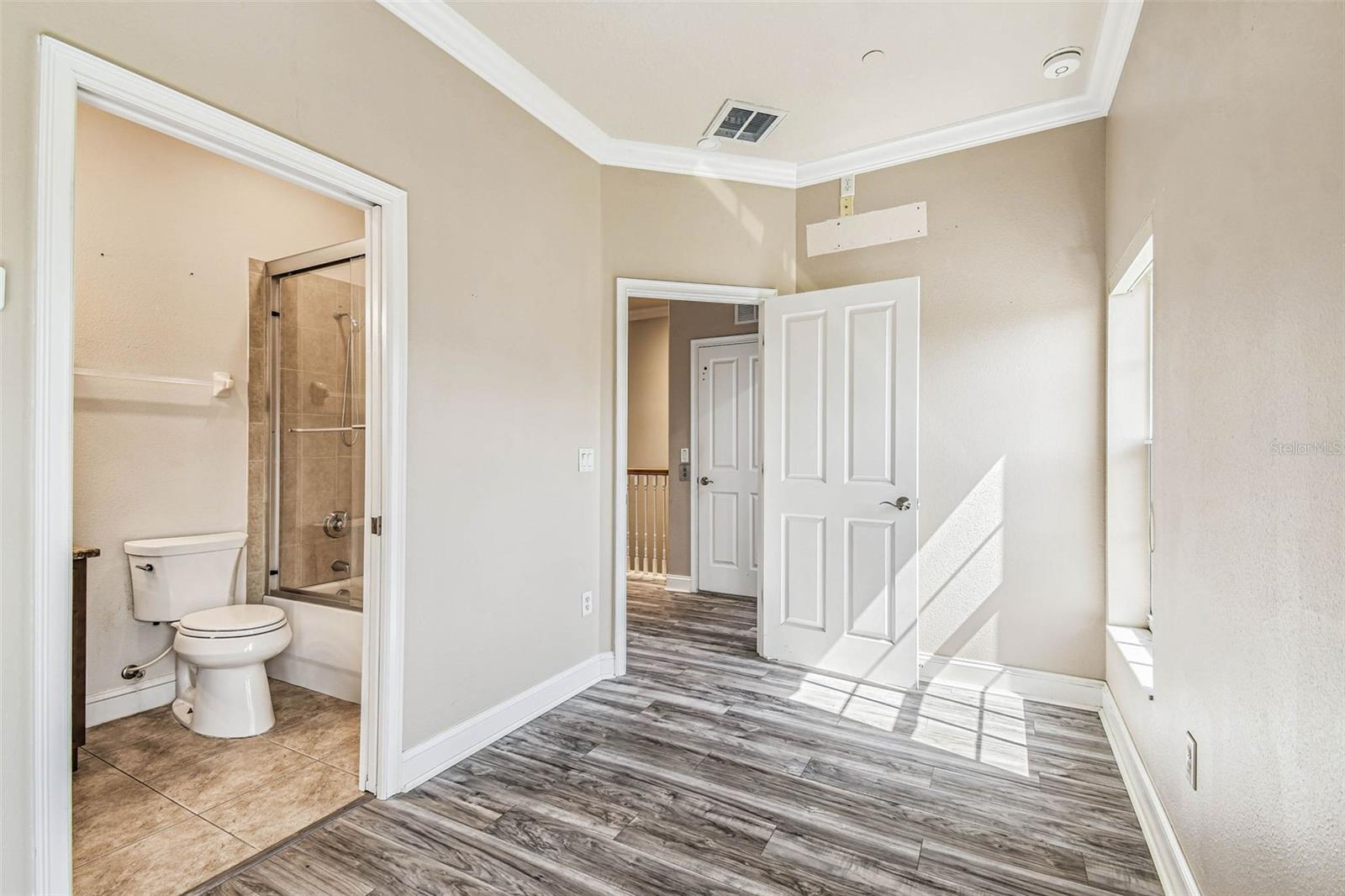 Image 28 of 44 For 6533 Channelside Drive