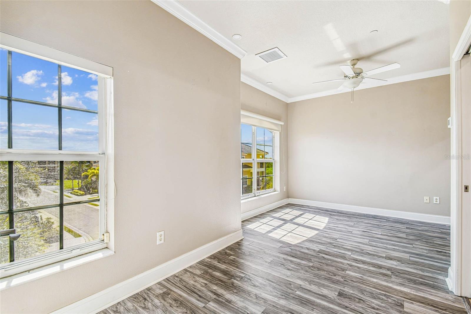 Image 29 of 44 For 6533 Channelside Drive