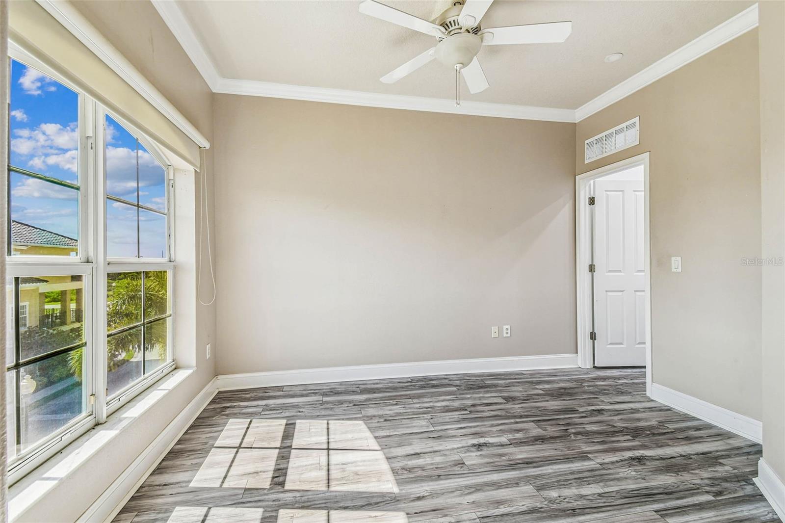 Image 30 of 44 For 6533 Channelside Drive