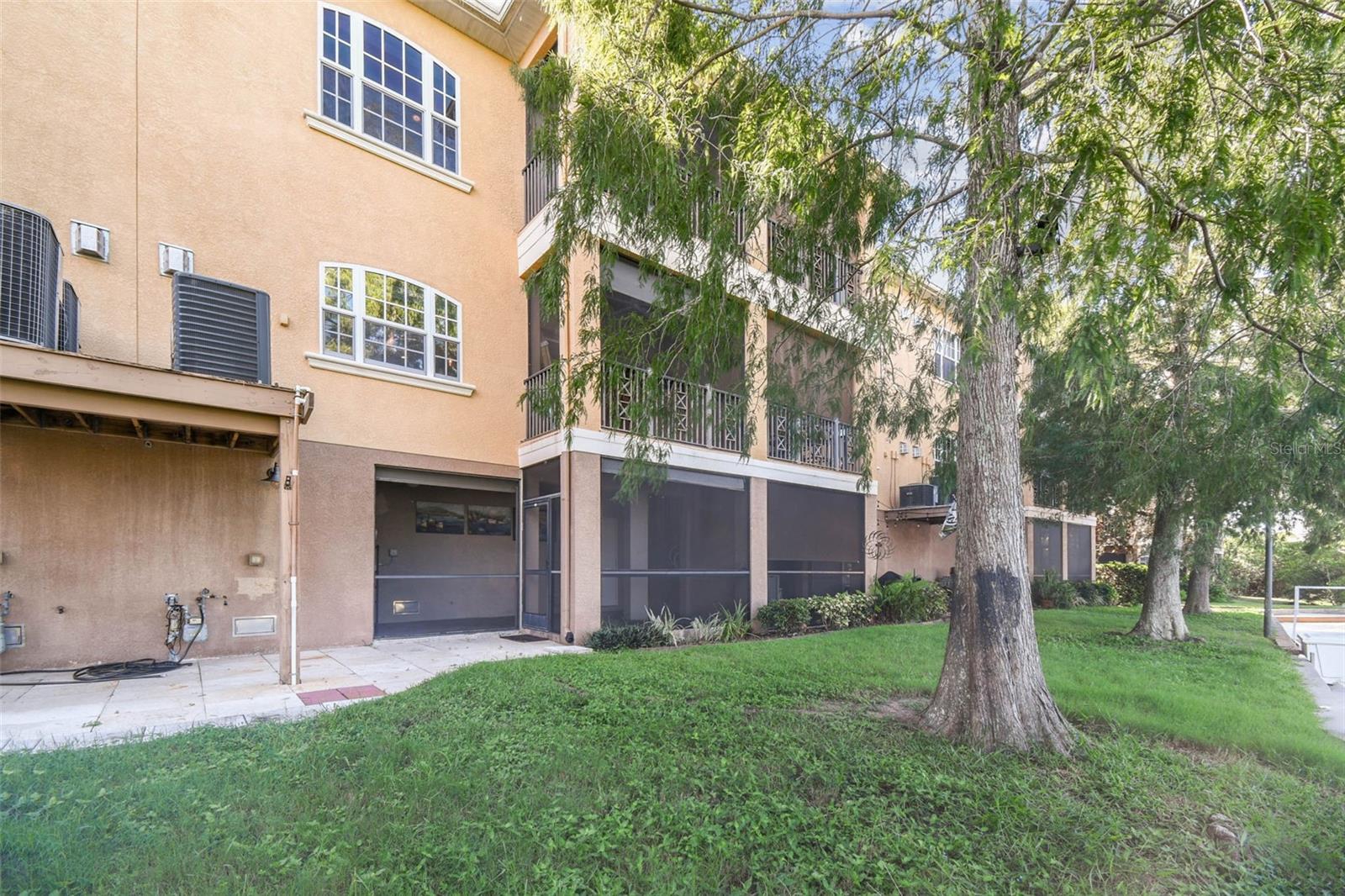 Image 34 of 44 For 6533 Channelside Drive