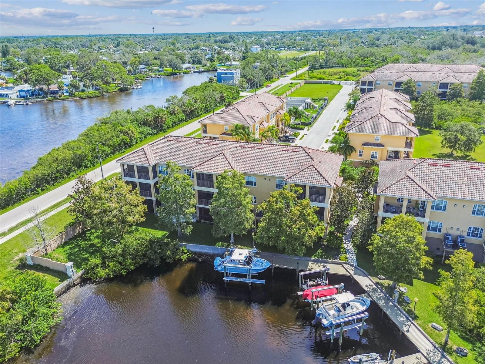 Image 36 of 44 For 6533 Channelside Drive