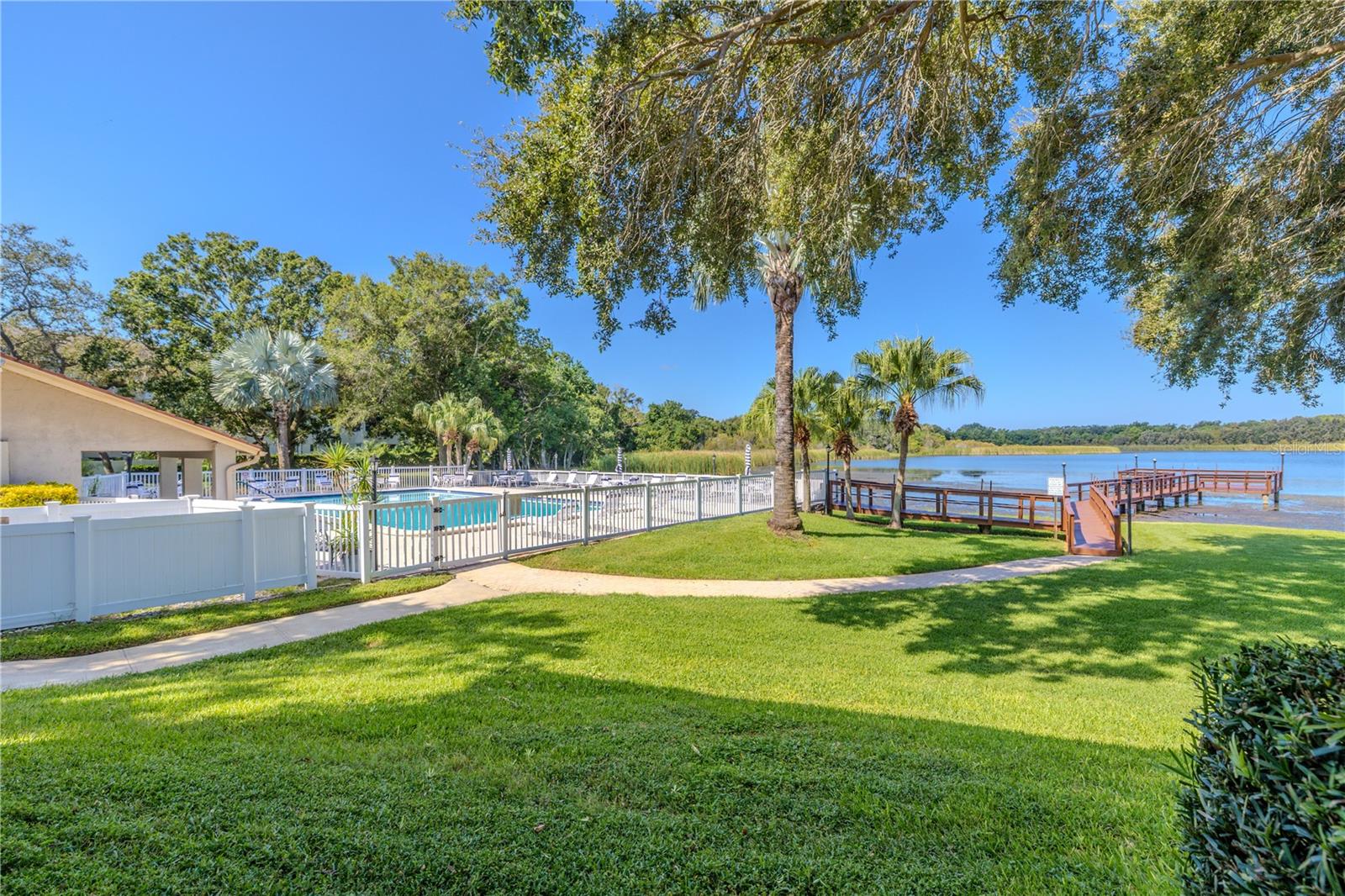Image 22 of 51 For 2040 Lakeview Drive 101