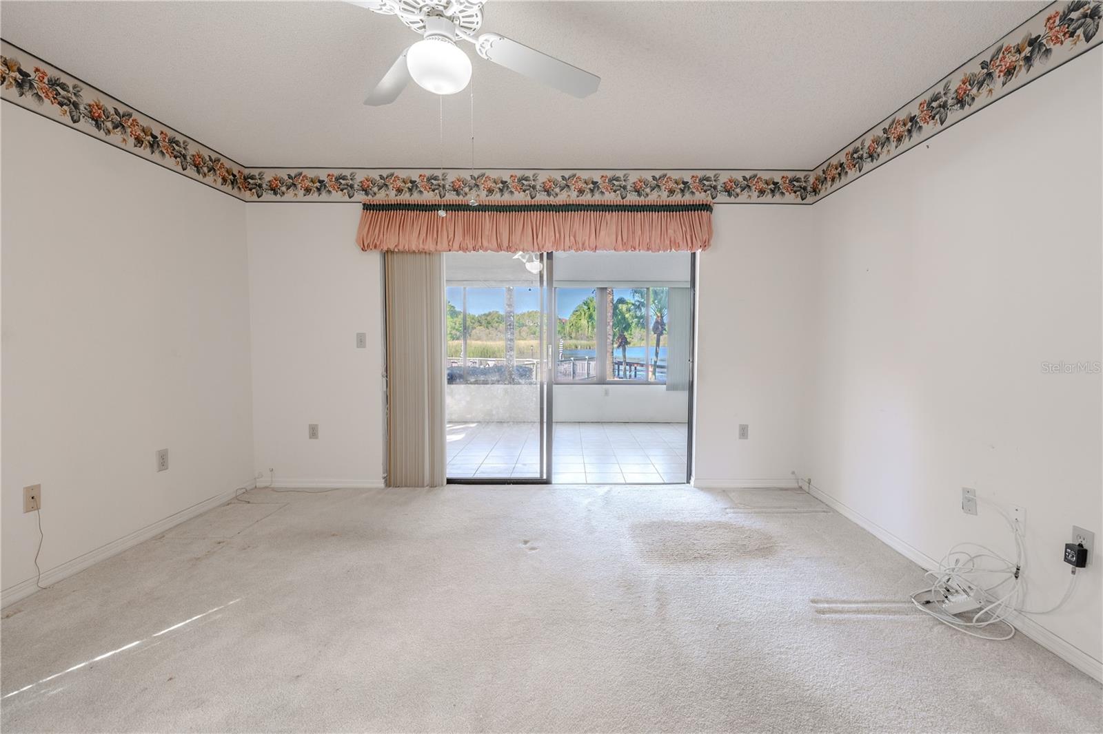 Image 26 of 51 For 2040 Lakeview Drive 101