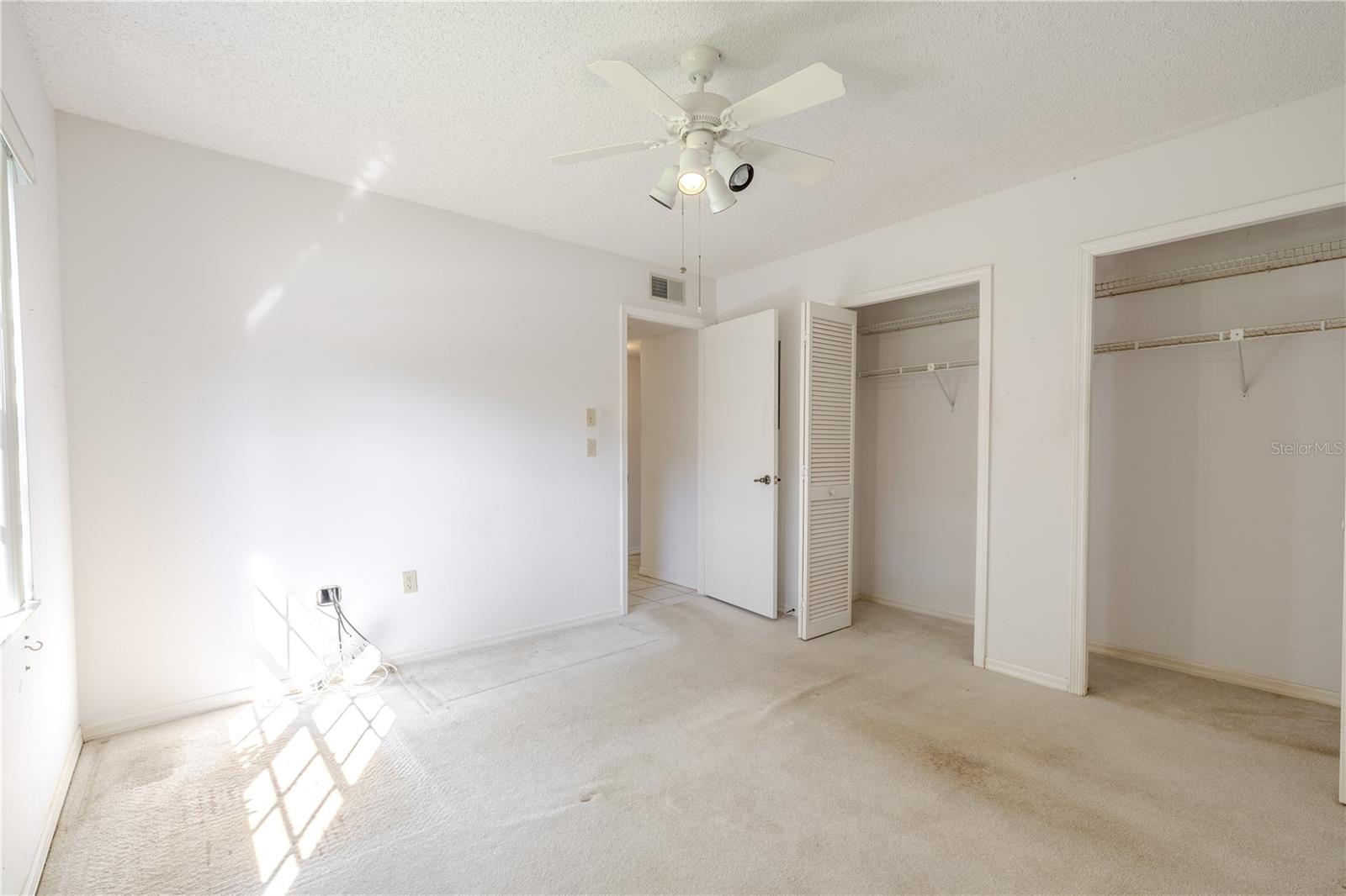 Image 32 of 51 For 2040 Lakeview Drive 101