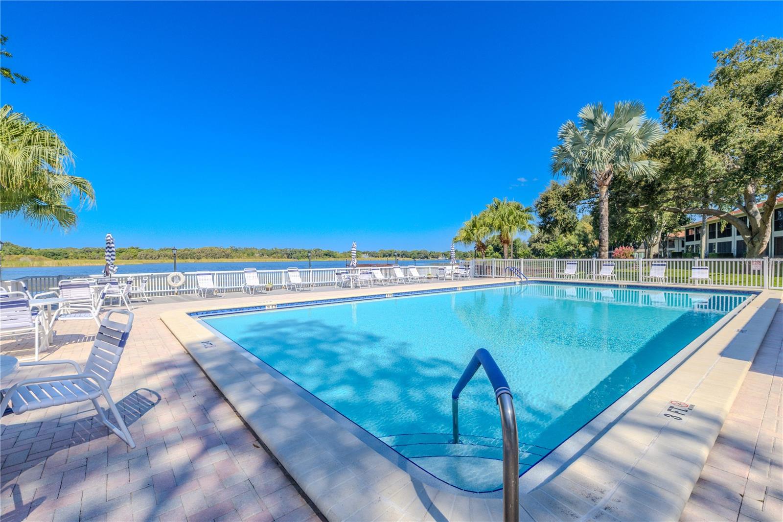 Image 41 of 51 For 2040 Lakeview Drive 101