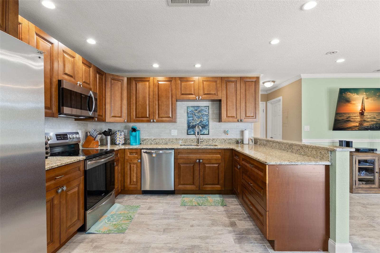 Image 10 of 45 For 5243 Beach Drive Se B