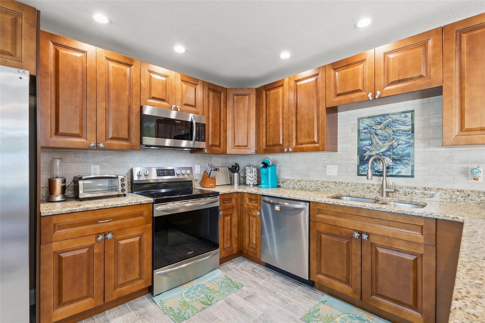 Image 11 of 45 For 5243 Beach Drive Se B
