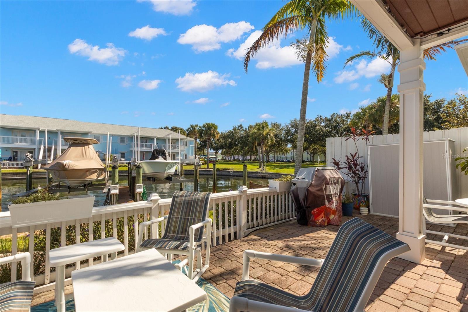 Image 15 of 45 For 5243 Beach Drive Se B