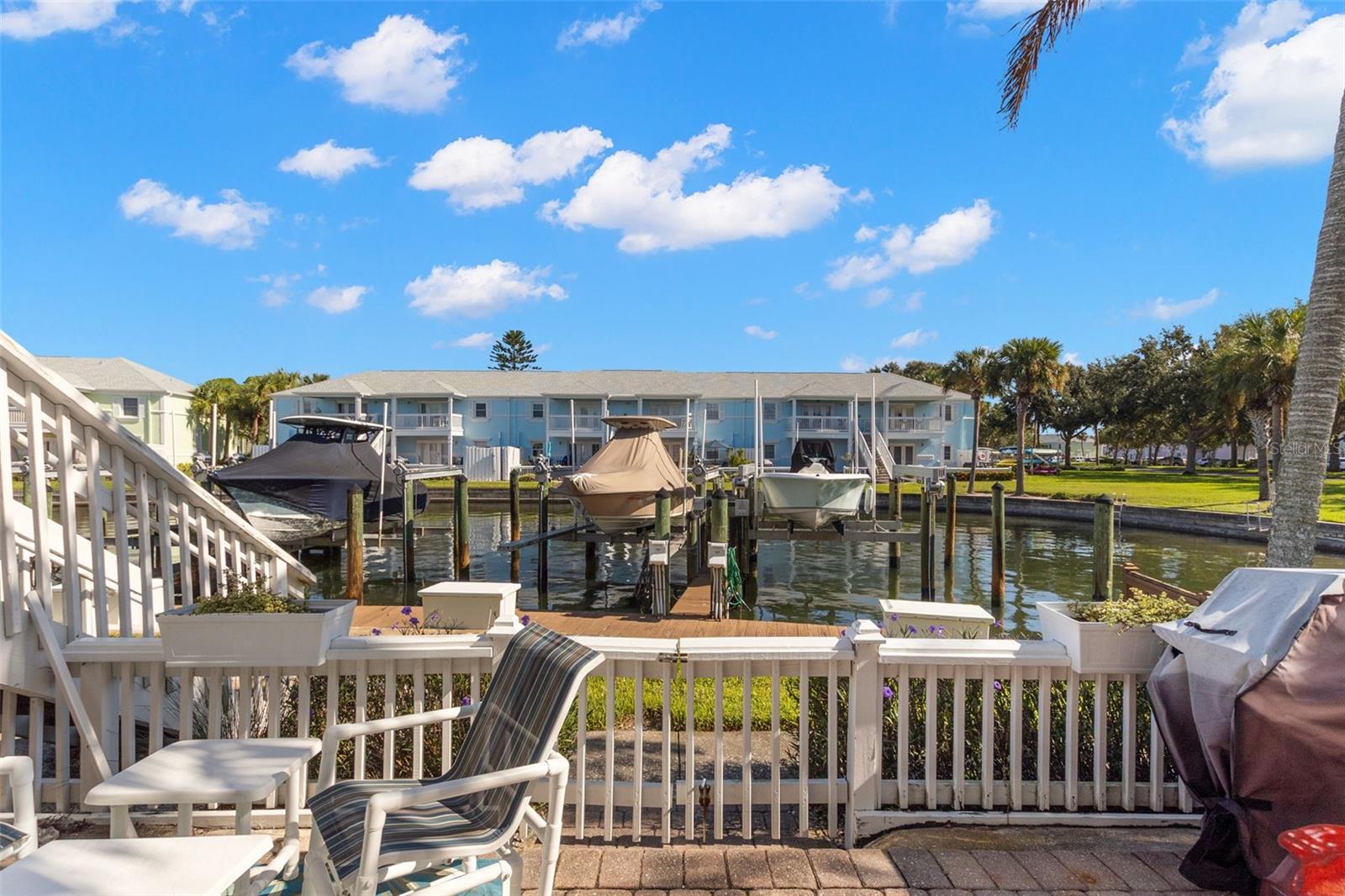 Image 17 of 45 For 5243 Beach Drive Se B