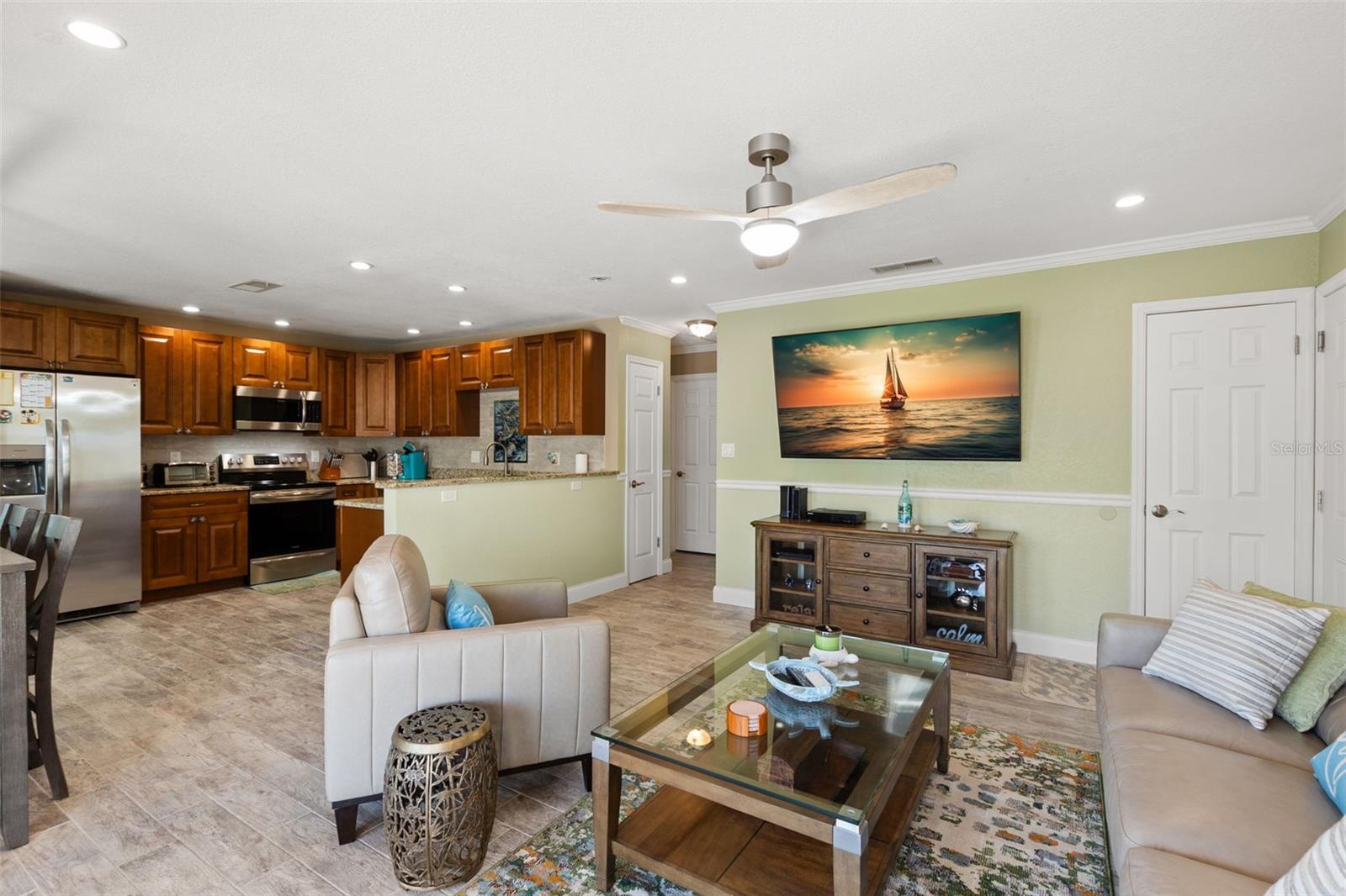 Image 7 of 45 For 5243 Beach Drive Se B
