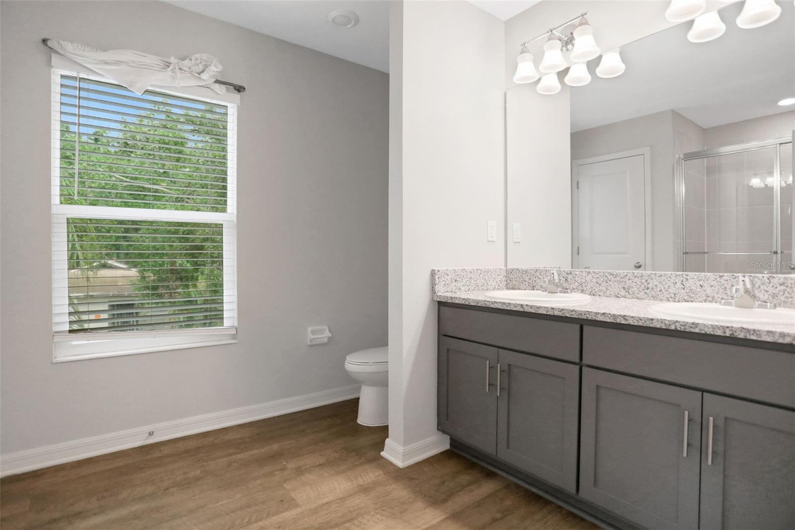 Image 12 of 30 For 3006 Thelma Street 1-2