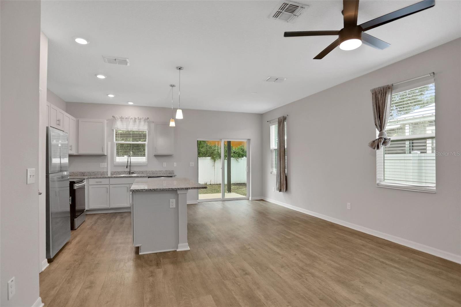Image 4 of 30 For 3006 Thelma Street 1-2