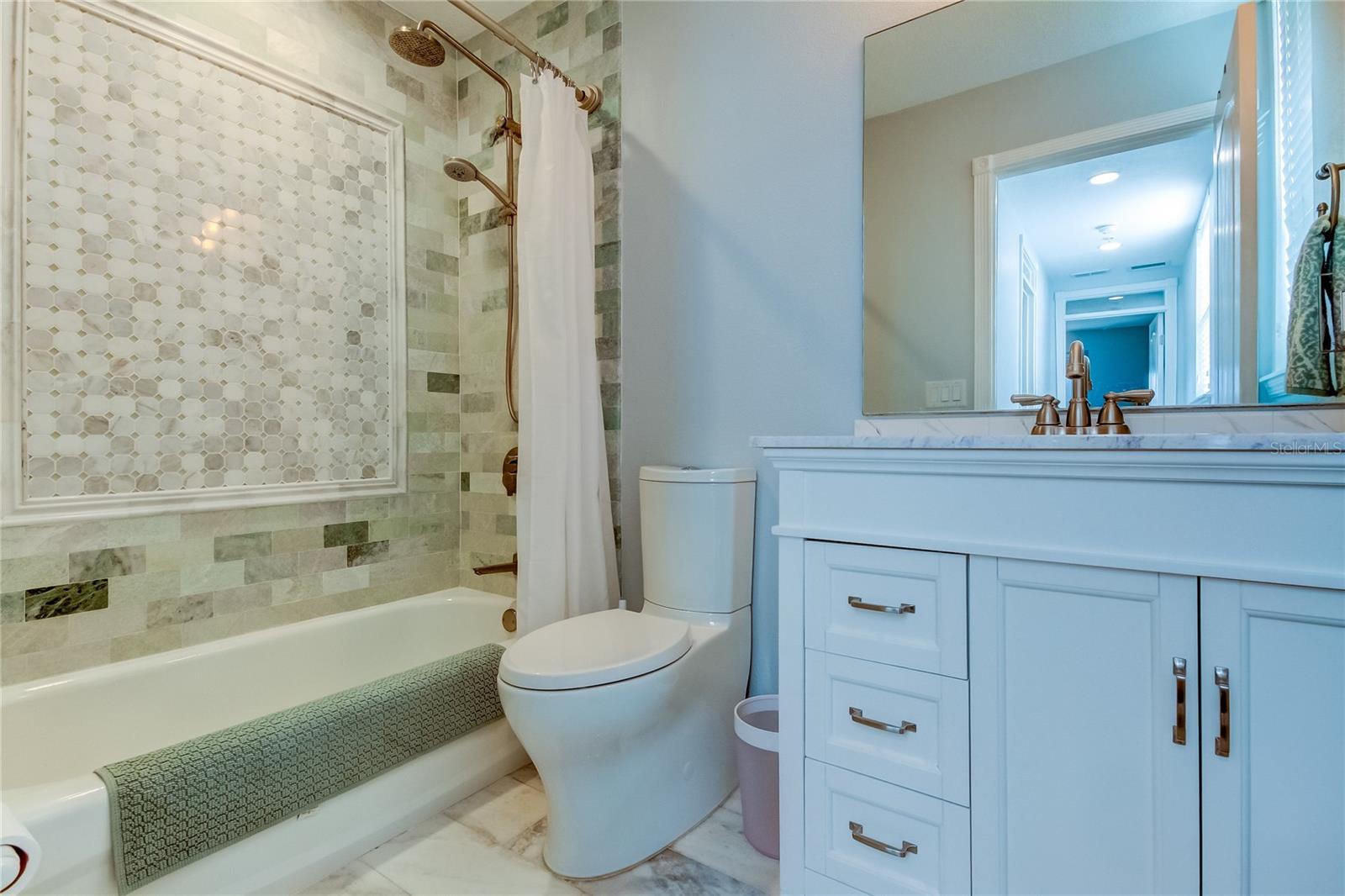 Image 18 of 31 For 120 Brightwater Drive 6