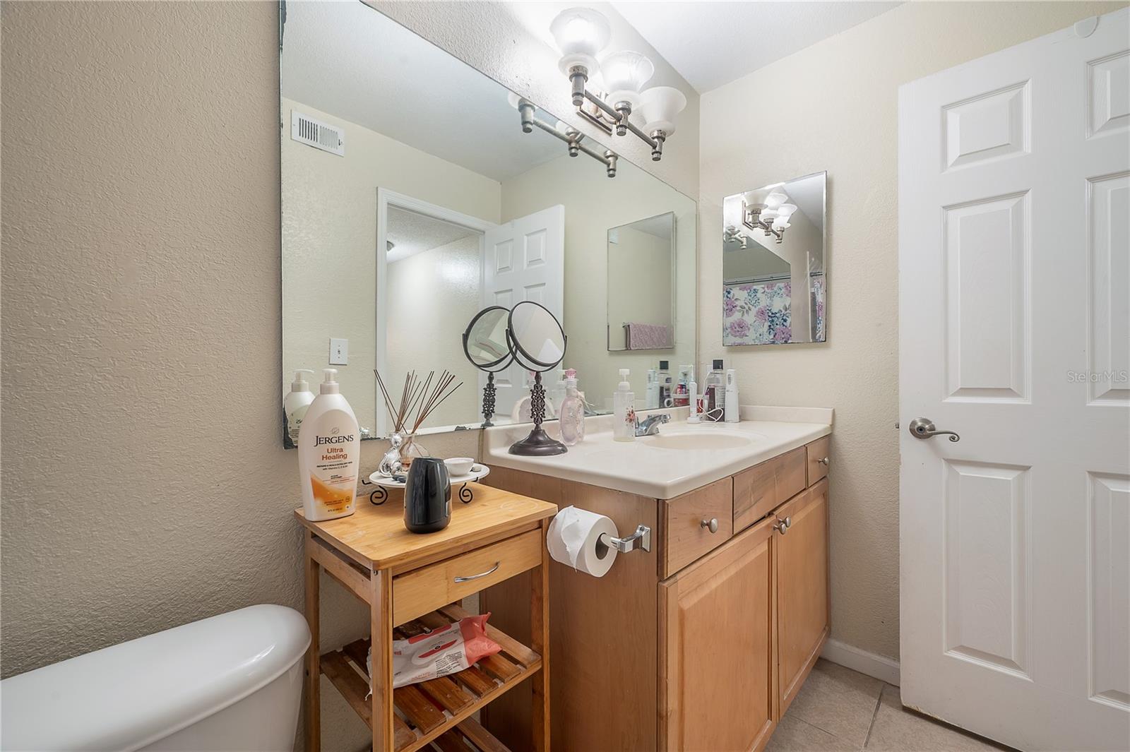 Image 19 of 31 For 12261 Sailwinds Drive 103