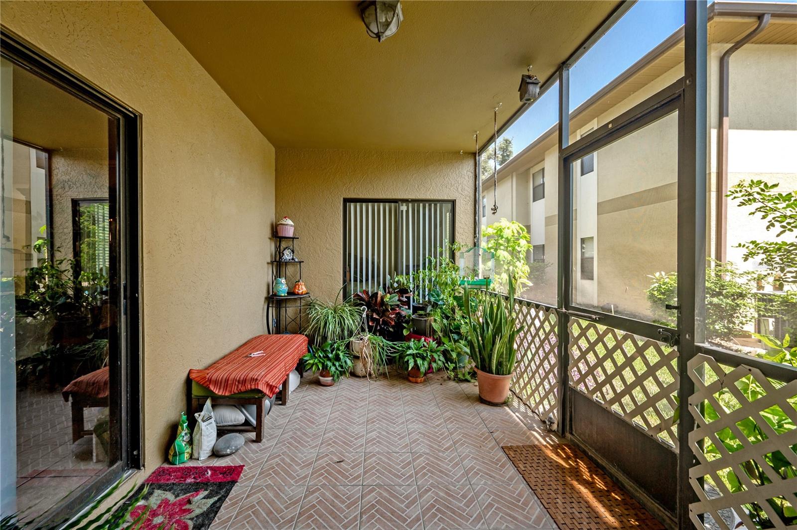 Image 23 of 31 For 12261 Sailwinds Drive 103