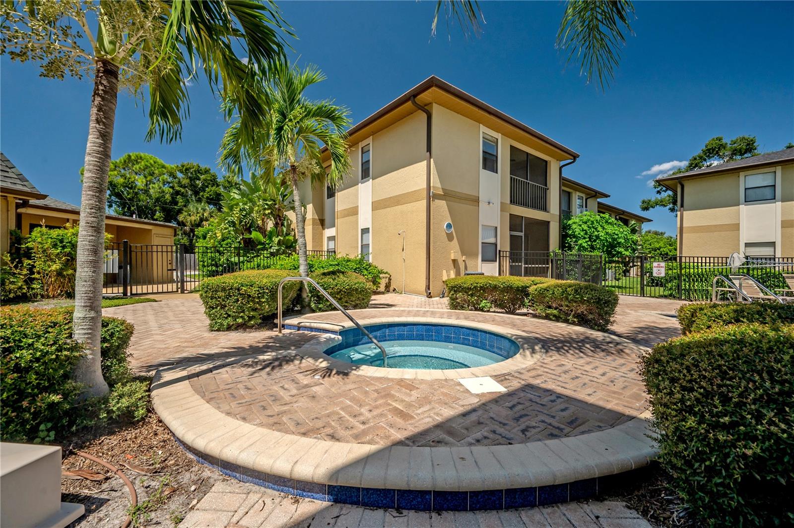 Image 28 of 31 For 12261 Sailwinds Drive 103