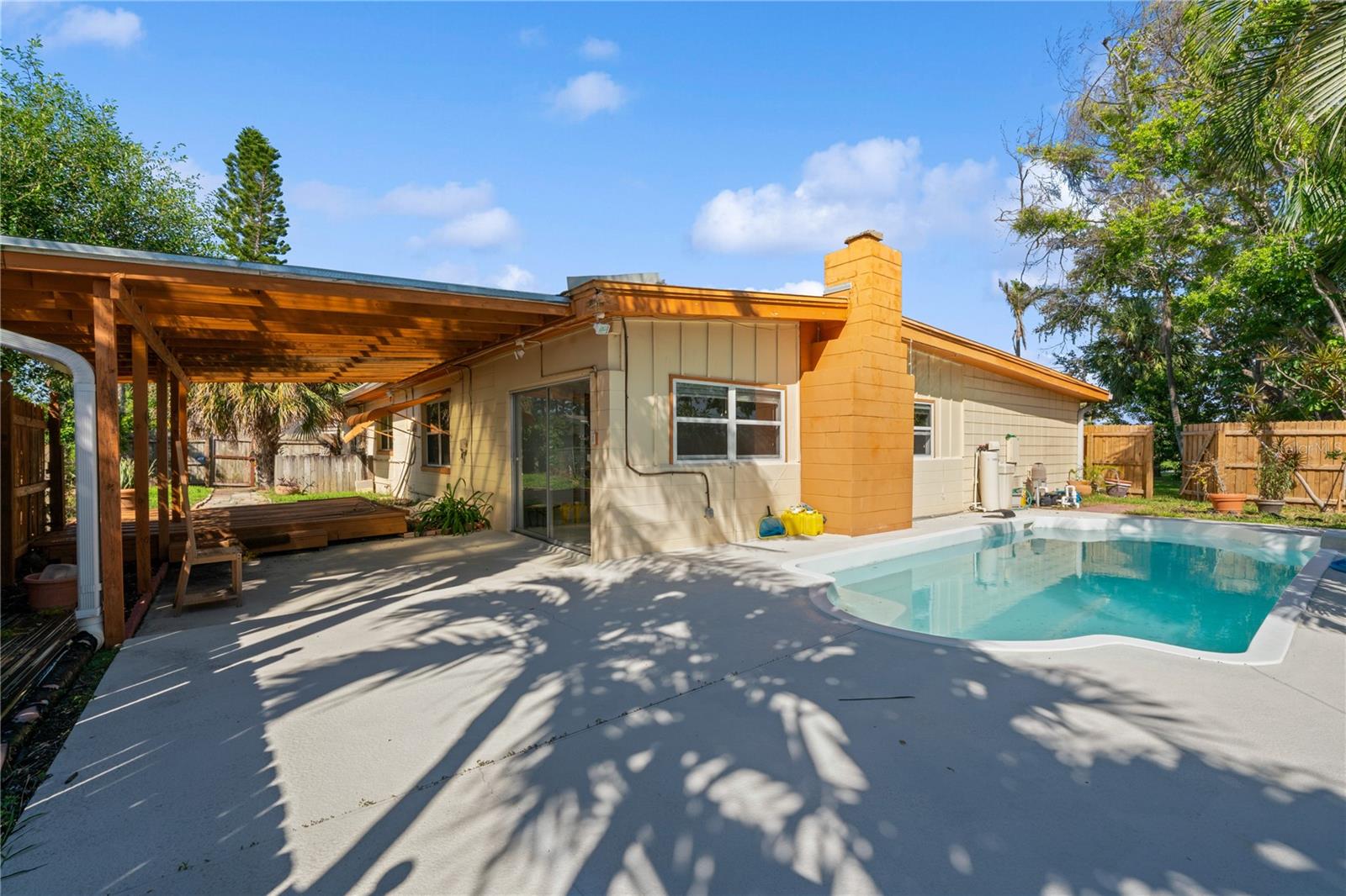 Image 10 of 81 For 6903 Shore Drive S