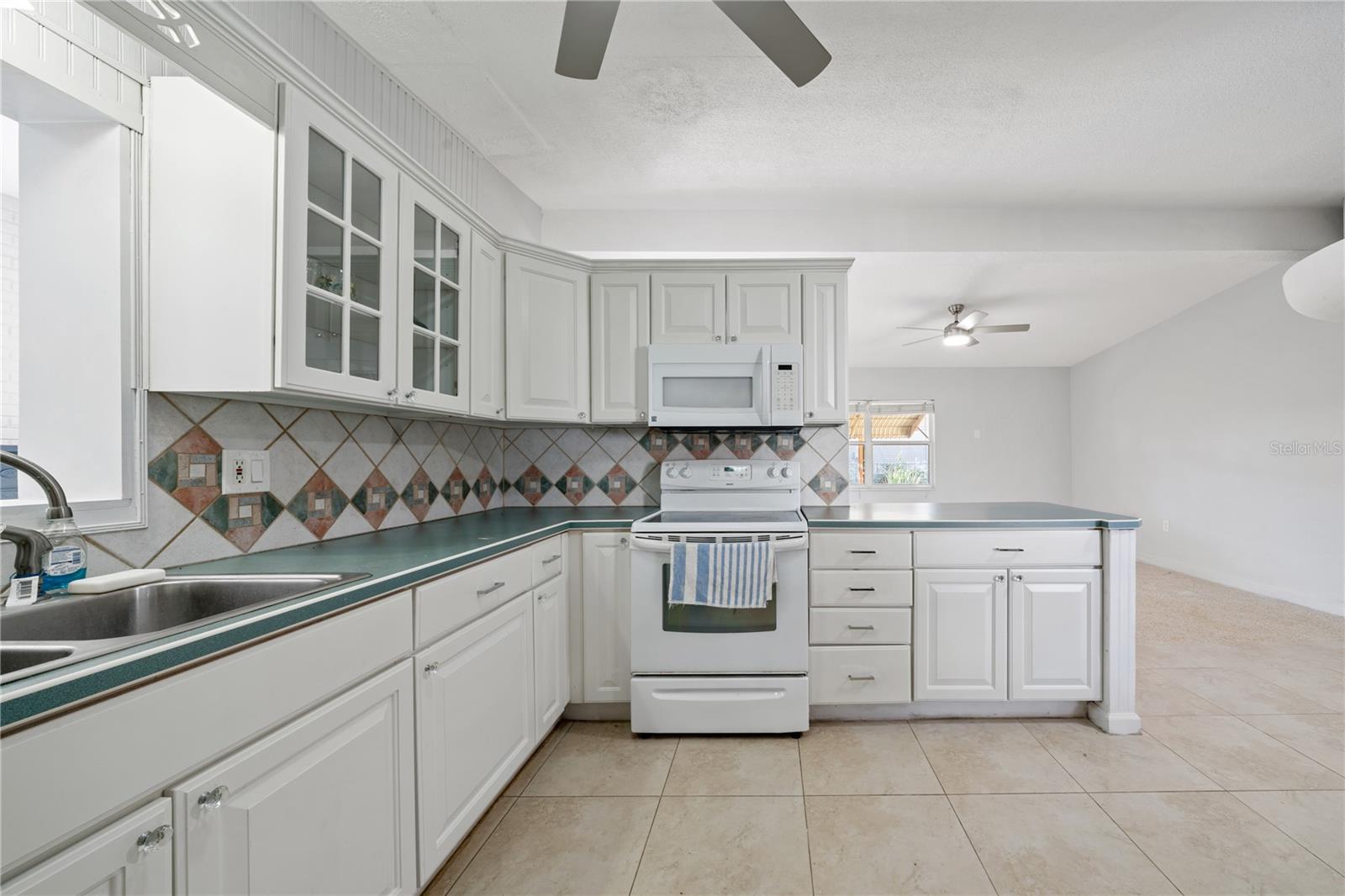 Image 17 of 81 For 6903 Shore Drive S