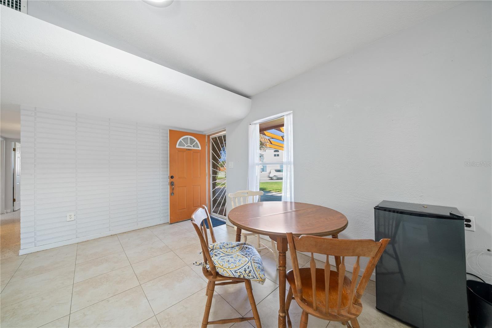 Image 22 of 81 For 6903 Shore Drive S