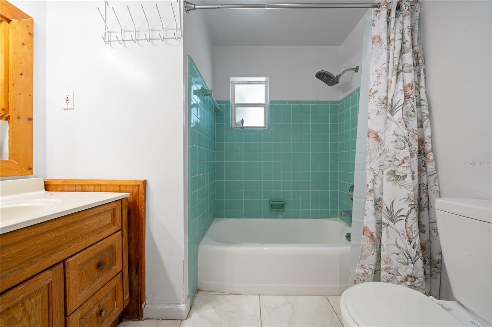 Image 23 of 81 For 6903 Shore Drive S