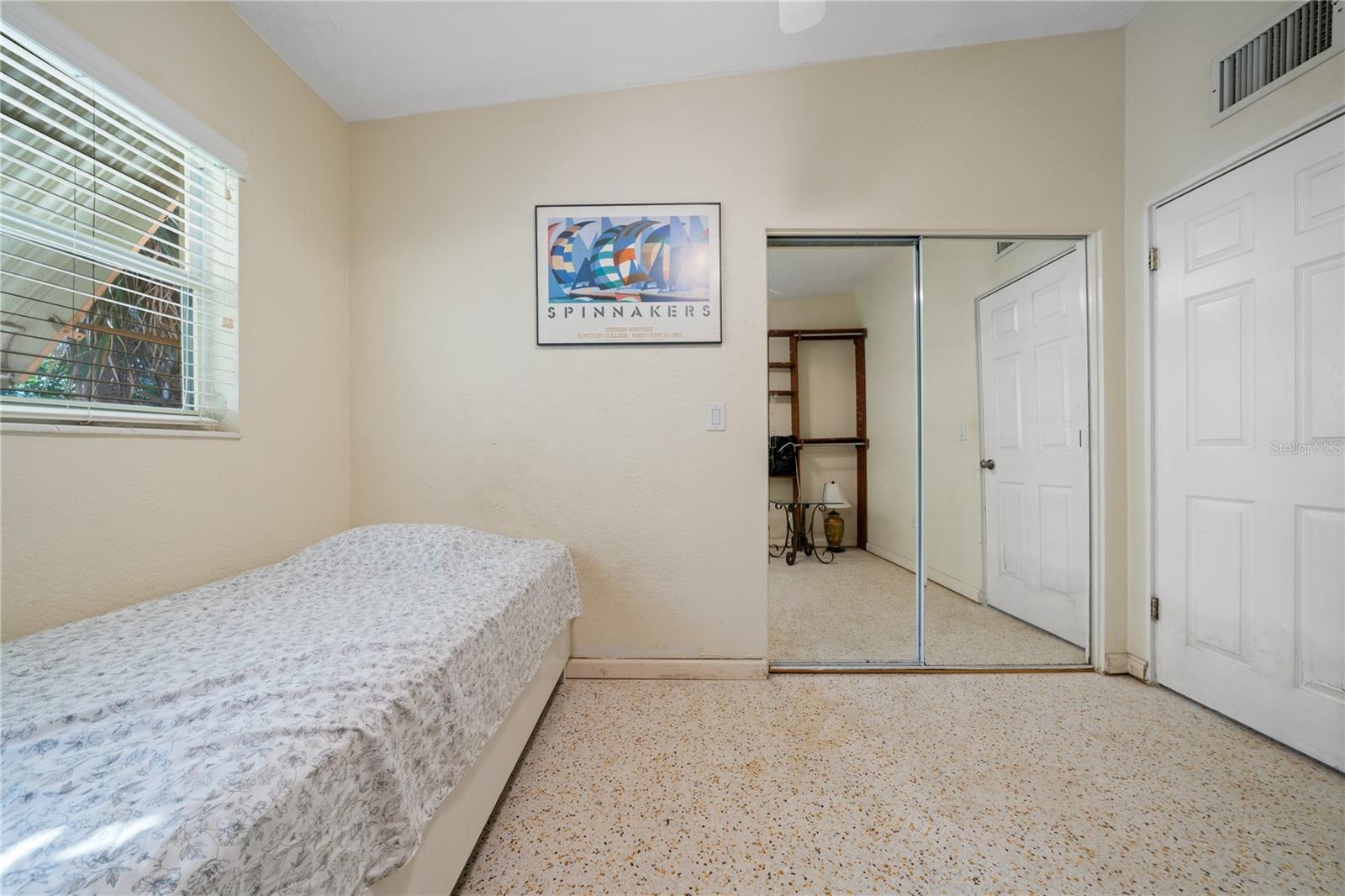 Image 27 of 81 For 6903 Shore Drive S