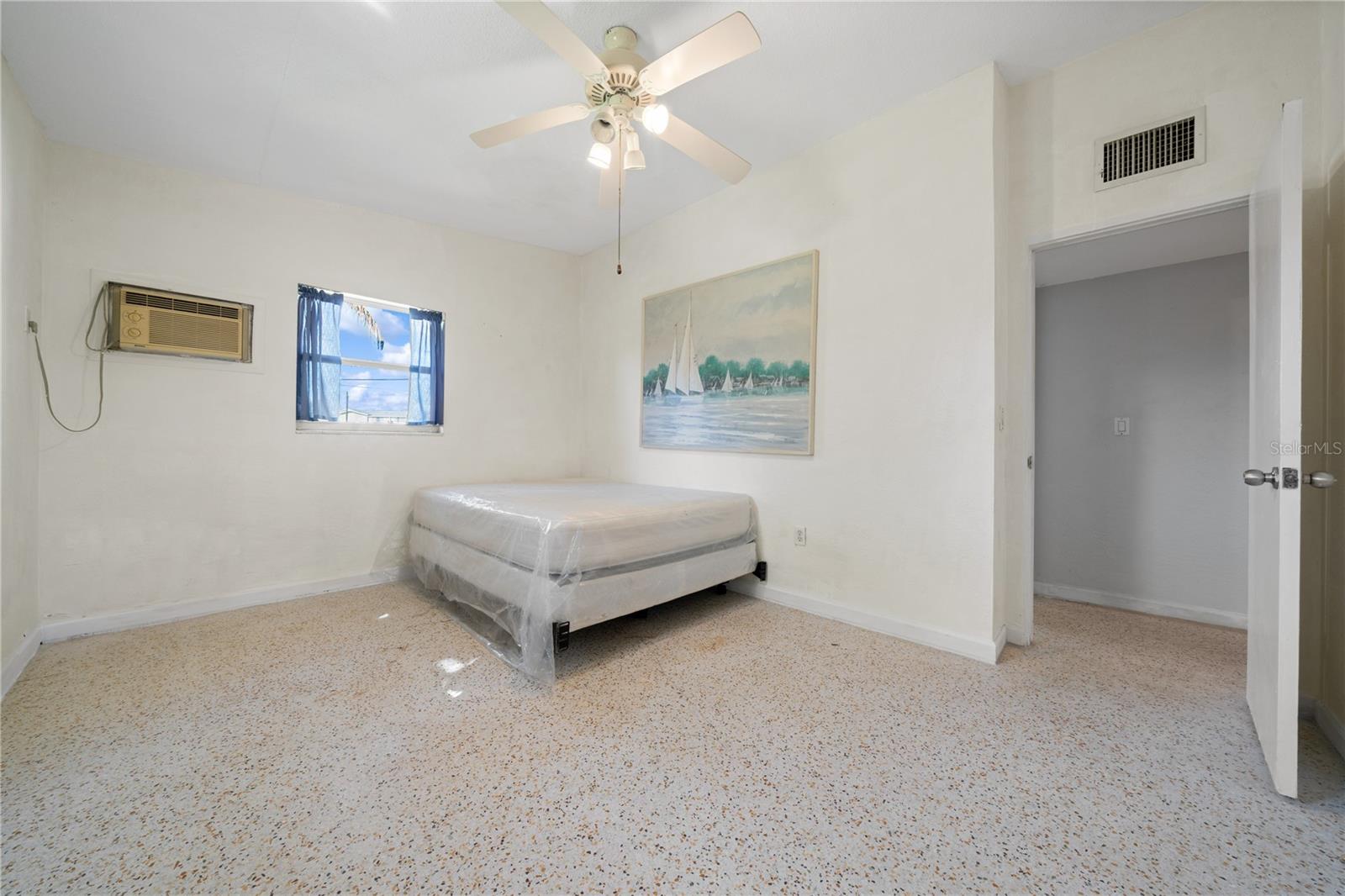 Image 29 of 81 For 6903 Shore Drive S