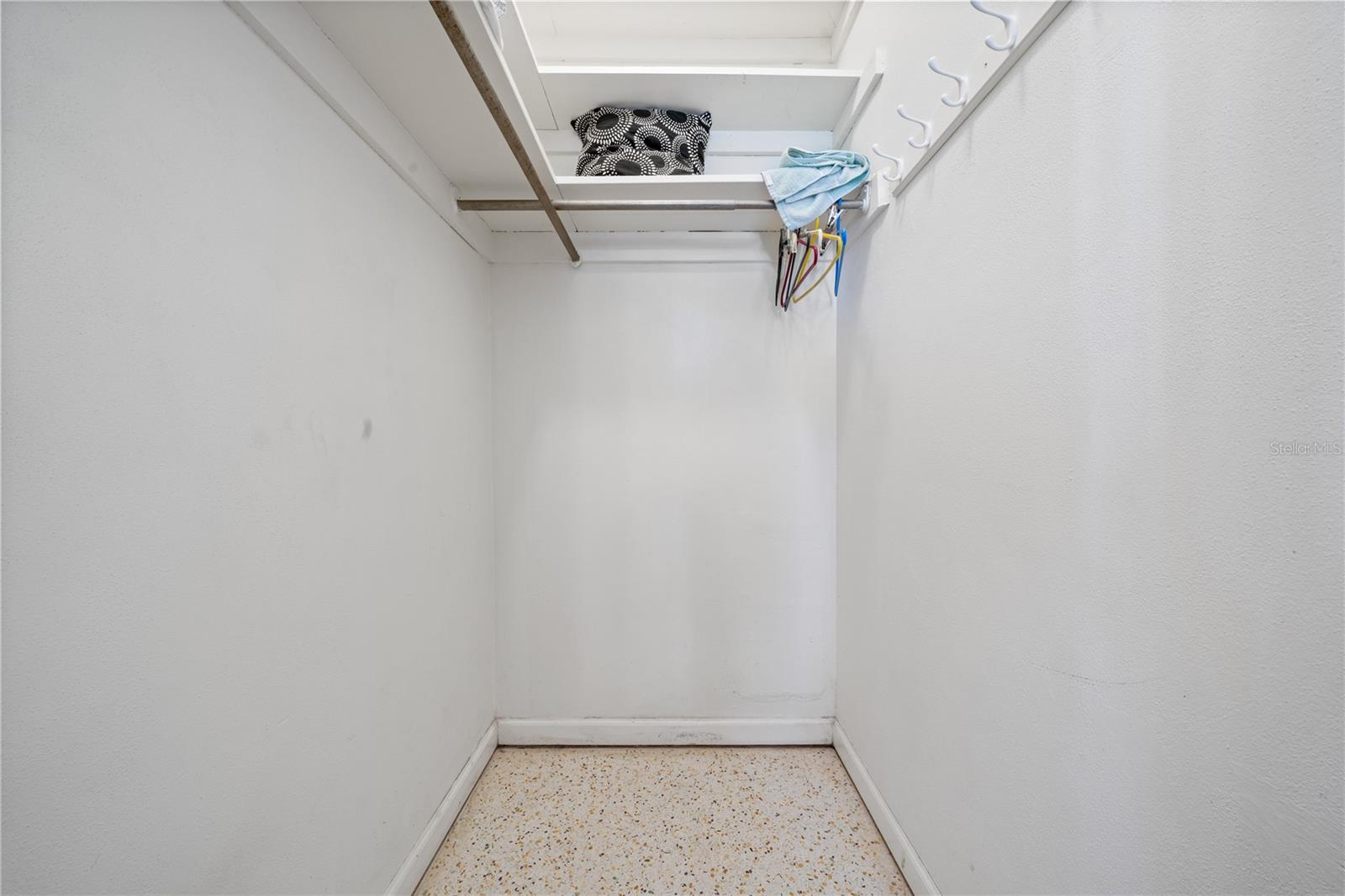 Image 31 of 81 For 6903 Shore Drive S