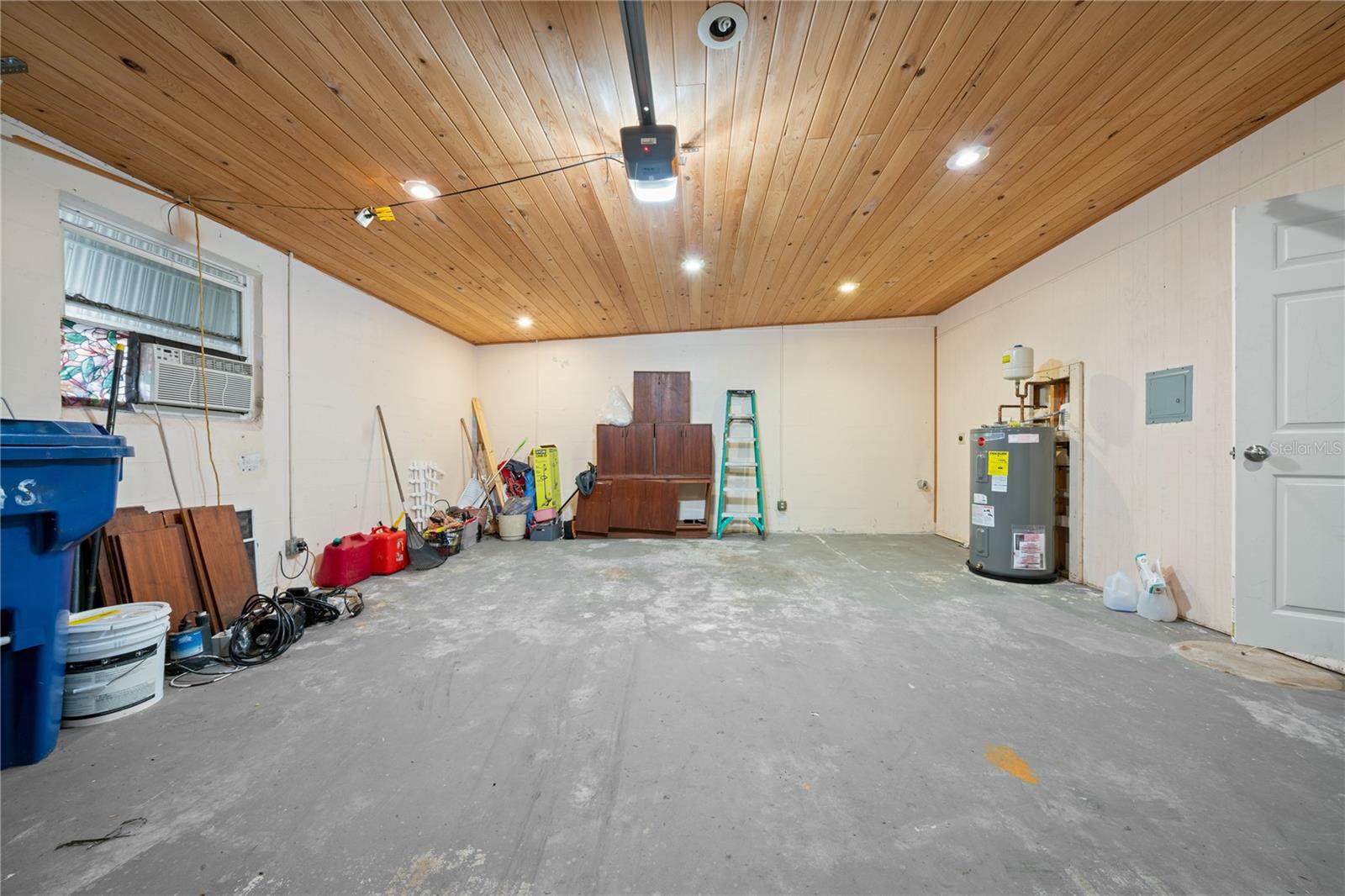 Image 38 of 81 For 6903 Shore Drive S