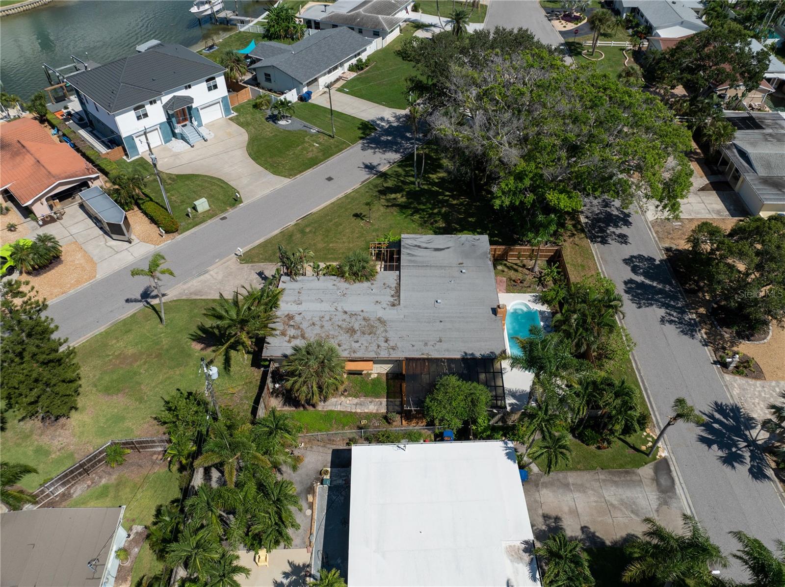 Image 46 of 81 For 6903 Shore Drive S