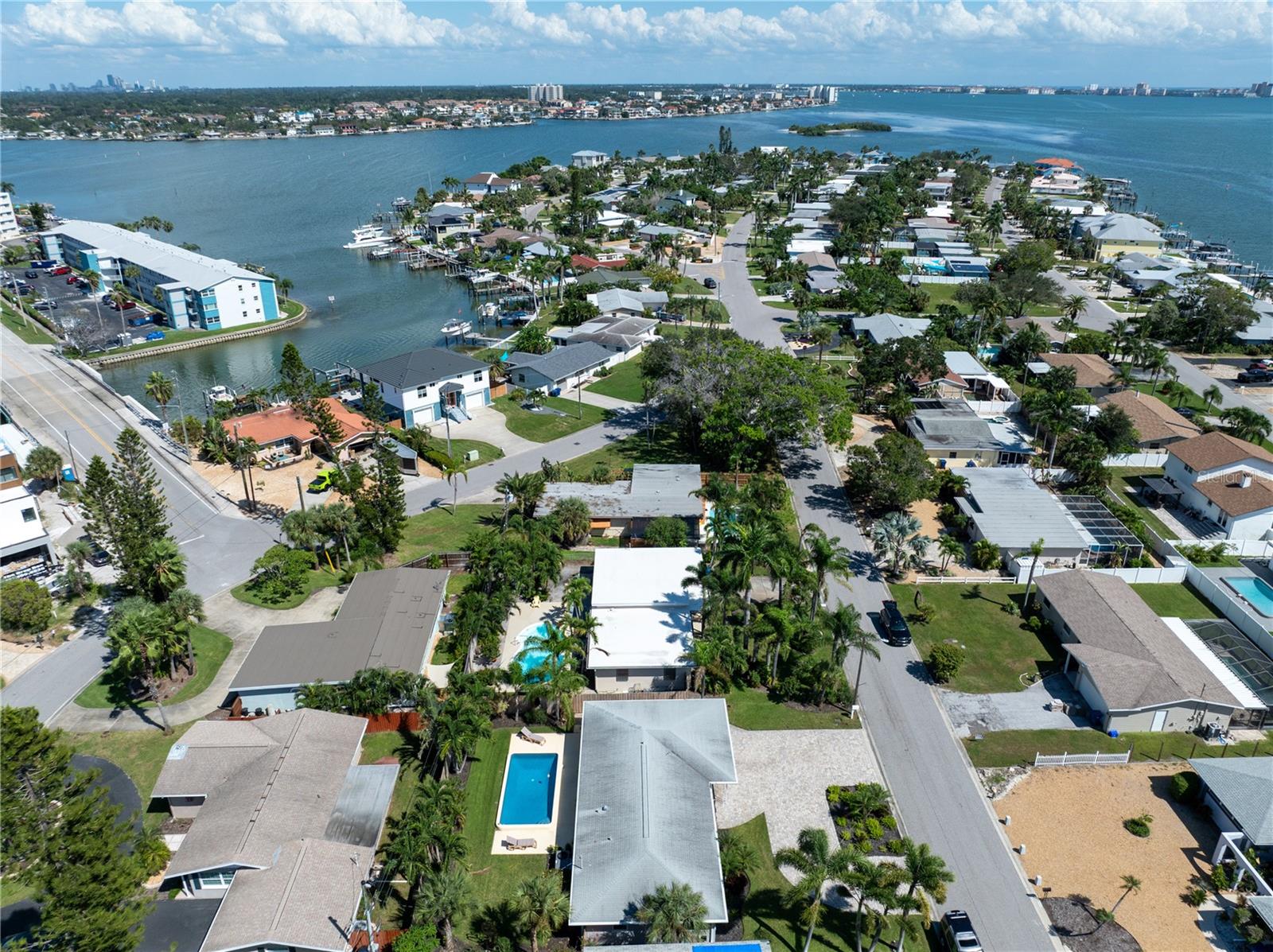 Image 48 of 81 For 6903 Shore Drive S