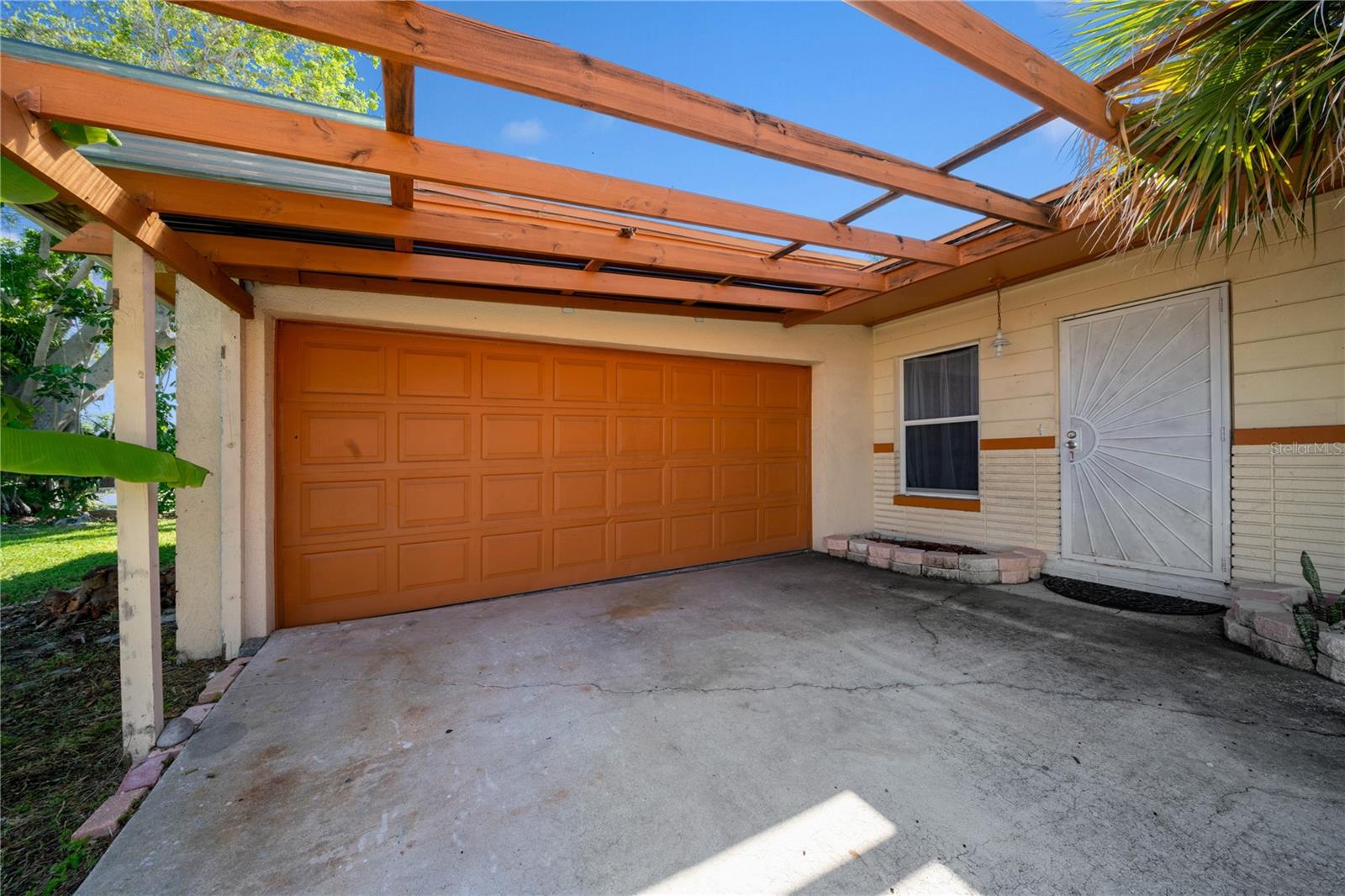 Image 5 of 81 For 6903 Shore Drive S