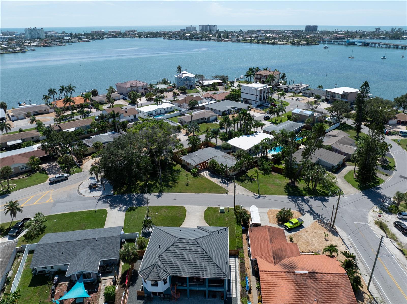 Image 52 of 81 For 6903 Shore Drive S