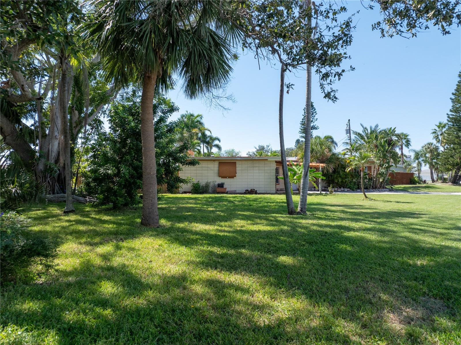 Image 72 of 81 For 6903 Shore Drive S