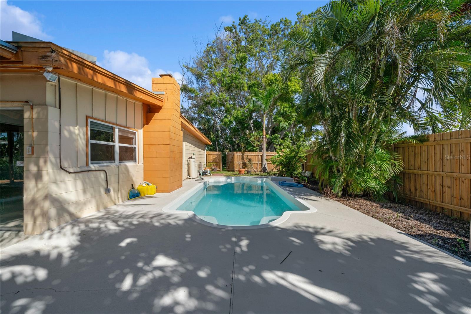 Image 9 of 81 For 6903 Shore Drive S