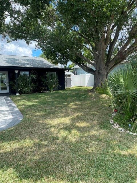 Image 30 of 60 For 1019 Spindle Palm Way