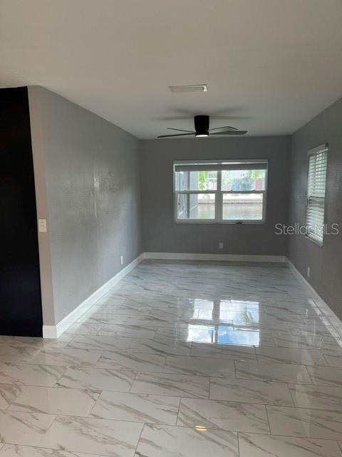 Image 4 of 60 For 1019 Spindle Palm Way
