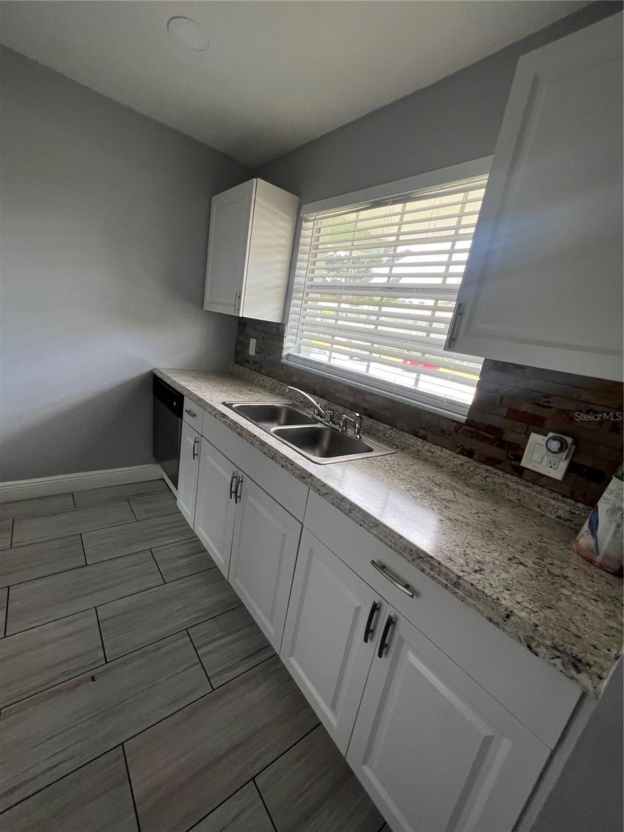 Image 6 of 22 For 1433 Belcher Road C4