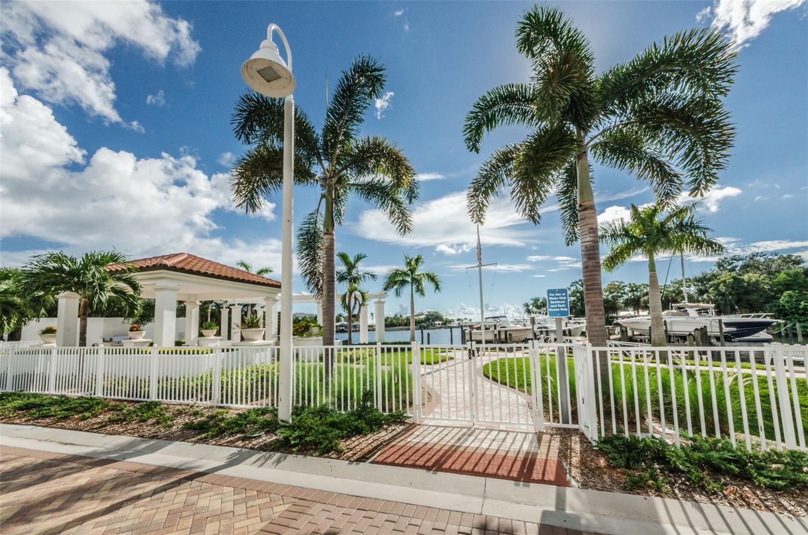 Image 27 of 47 For 1325 Snell Isle Boulevard Ne 611