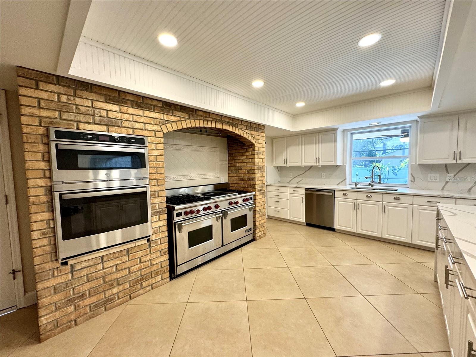 Image 3 of 53 For 7315 Hunt Club Lane
